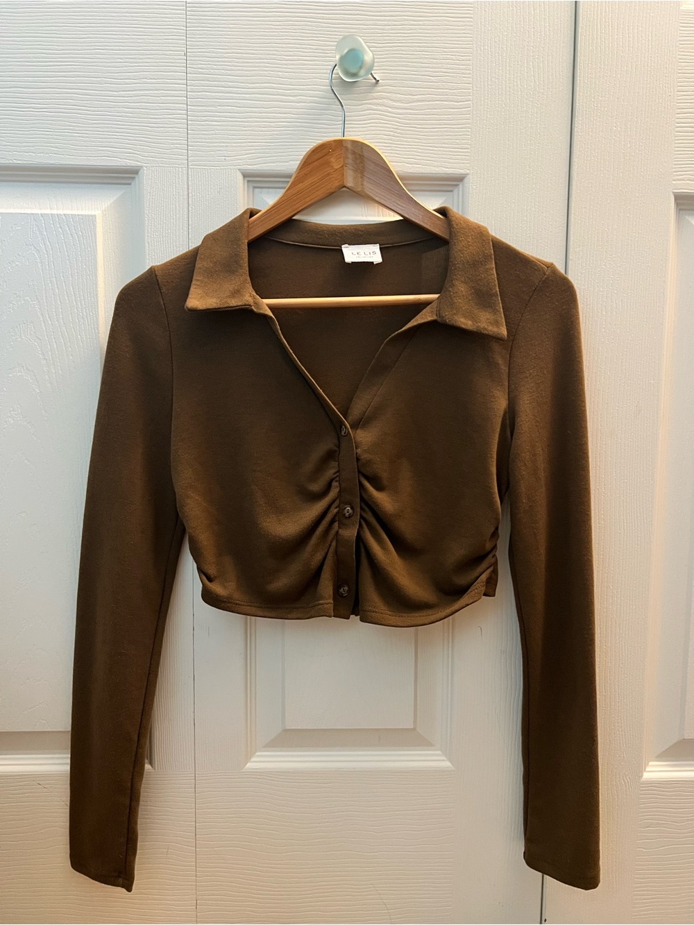 Brown cropped collared top